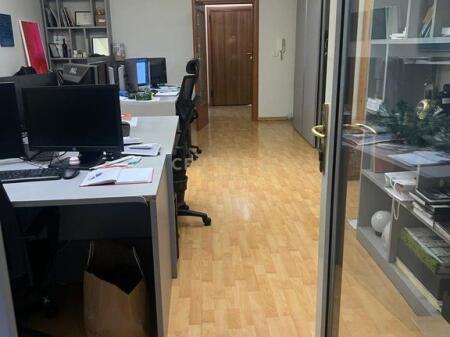 Spazio per ufficio in affitto a Ish - Bllok