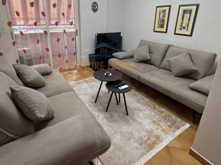 Affitto, Appartamento 1+1, Bllok, Tirana.