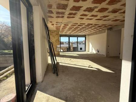  Villa with Pool in Farkë – For Sale