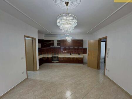 Shitet, Apartament 2+1 –  te “Lin” Yzberisht