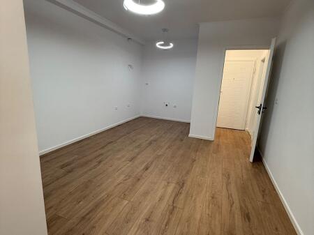 Vendesi appartamento 1+1 a Don Bosko Supermaket Viva
