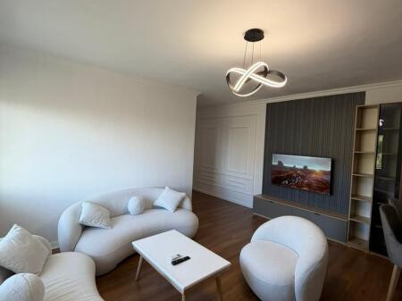  Shitet Apartament 2+1 me Verandë | Pamje Deti | Shkëmbi i Kavajës