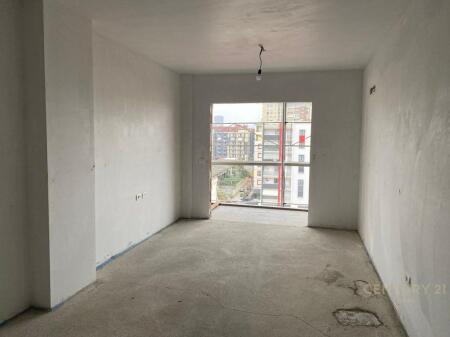 APPARTAMENTO 1+1 + VERANDA + PARCHEGGIO IN VENDITA VICINO ALL'IPOTECA!
