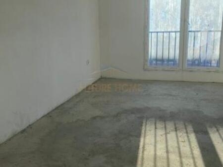 Shitet, Penthouse, Ali Dem, Tirane