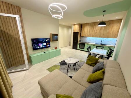 QERA SUPER Apartament 1+1 Me Parking  Rruga "5 Maji" 