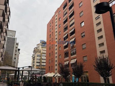 Ufficio in Affitto 571 m² – Complesso Deliorgji