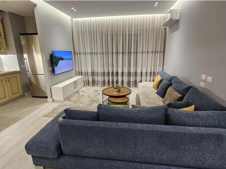 QENDRA E TIRANËS  – RRUGA E BARRIKADAVE   SHITET APARTAMENT 2+1+2 + POST PARKIMI