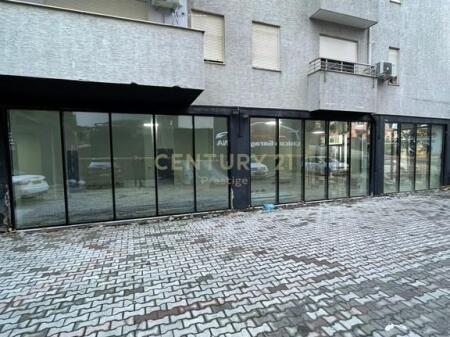 LOCALE COMMERCIALE IN AFFITTO – LAGO ASCIUTTO, TIRANA