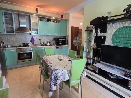 SHITET APARTAMENT 2+1+2  GOLEM, DURRES