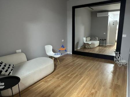 LOCALE IN AFFITTO 75 M2 "VIA MYSLYMSHYRI" 120.000 LEKE