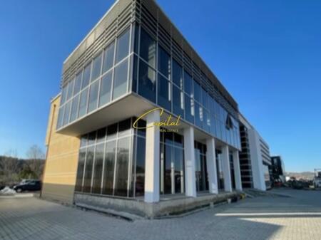 AMBIENT BIZNESI NE SHITJE 1800 M2 AUTOSTRADA TR-DR 2.500.000 EURO