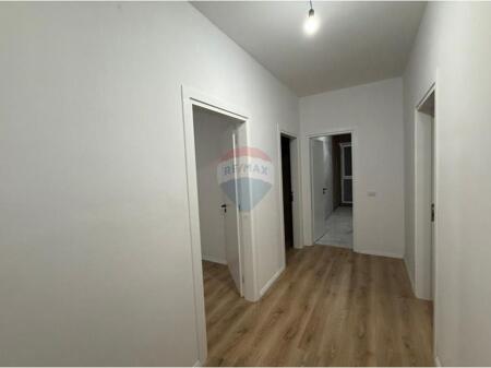 Apartment 2+1 in Kamez