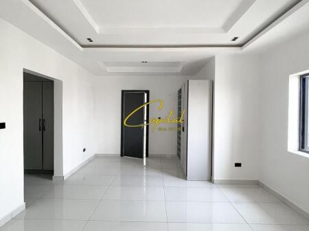 NEGOZIO IN AFFITTO 35 M2 EX STAZIONE FERROVIARIA 90.000 LEKE