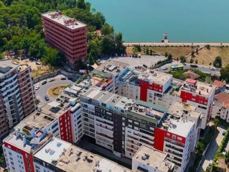 SHITET APARTAMENT 2+1+2 I VETMI NE KAT TEK LIQENI I TIRANES , NOBIS!!