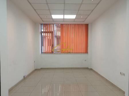 OFFICE FOR RENT 30 M2 DIBRA STREET 30,000 LEKE