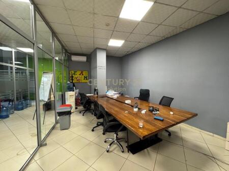 LOCALE COMMERCIALE IN AFFITTO A MYSLYM SHYRI!