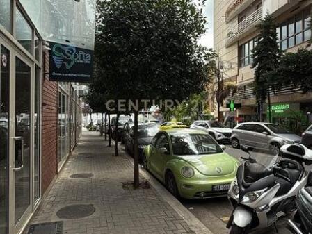 NEGOZIO COMMERCIALE IN AFFITTO – VIA BARDHOK BIBA, VICINO AL CENTRO