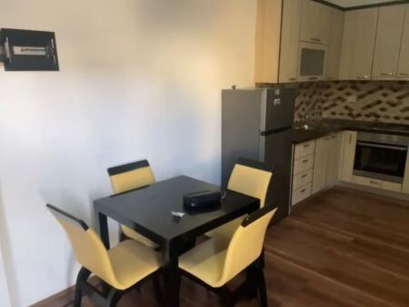 Apartament 1+1, Liqeni Thate!