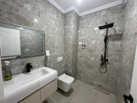  SHITET Apartament 2+1 Me Depo Dhe Ballkon  Prane Qendres  Rruga e "Bogdaneve" 