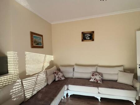  Jepet me qira Apartament 1+1  Fresku,  Çmimi: 300 € / muaj