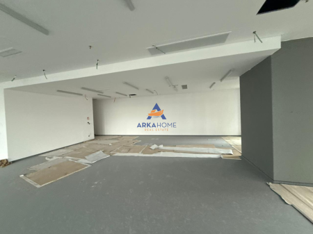 LOCALE COMMERCIALE IN AFFITTO EDIFICIO DOWNTOWN ONE 39250 EURO