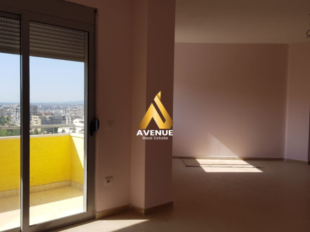 APARTAMENT NË SHITJE 3+1+3 – PRANË LIQENIT ARTIFICIAL