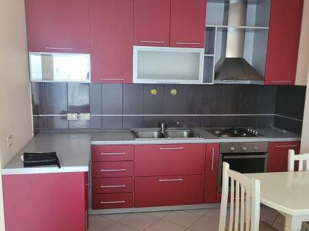 Apartment 1+1, Paris Commune!