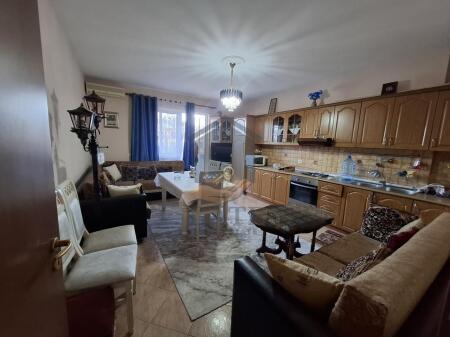 Appartamento 2+1+2 in Affitto– Durazzo (Vicino Hotel Adriatik)