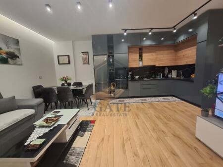  Shitet Apartament 2+1 + Garazh + Depo në Durrës, pranë Pallatit të Sportit