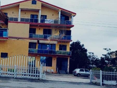  Godinë 4-katëshe për shitje – investim perfekt afatgjatë!