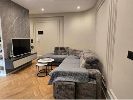 Vendesi in vendita 1+1 nella Residenza Kodra e Diellit 1