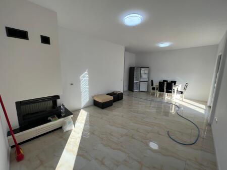  AFFITTO Appartamento 3+1 Con 2 Bagni E Balcone  Complesso Tower Bridge, Vicino Commissariato N. 4     Nuova Costruzione  🪜 7° Piano (Con Ascensore)    Prezzo 600 Euro   Possibilità Di Parcheggio Con Pagamento Extra