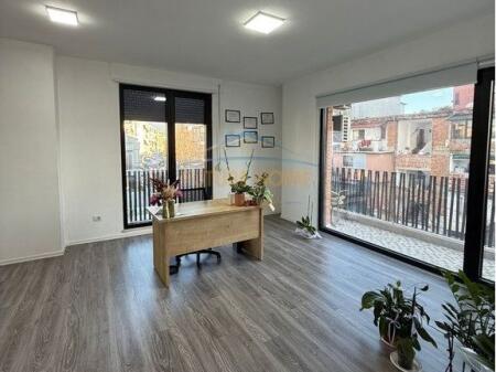 FOR SALE APARTMENT 1+1+PARKING SPACE NEW MARKET, QEMAL STAFA STREET