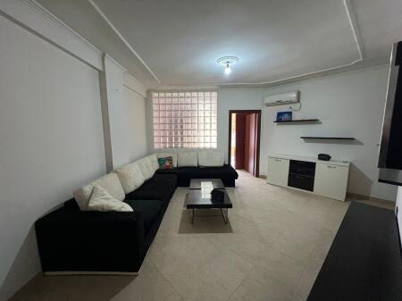 Shitet apartament 2+1 ne Astir prane "Boheme Bar".