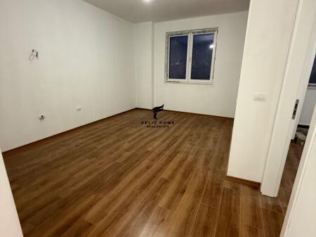 VENDESI APPARTAMENTO 1+1 VIA ELBASAN 130.000 EURO