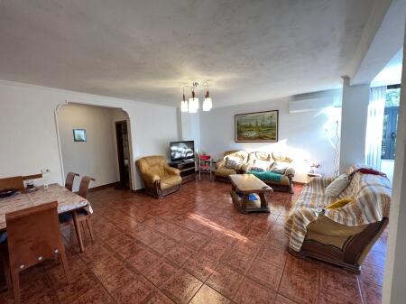  Appartamento 2+1 in affitto – Zogu i Zi Prezzo: 600 € (trattabile)