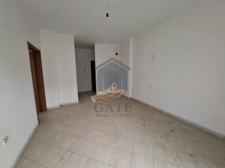 Shitet, Apartament 1+1 Shkembi i Kavajes, Durres