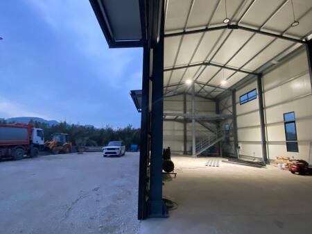 Capannone 300m2 in affitto