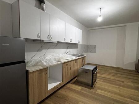 Jepet apartament me qira 1+1 – Zona 5 Maj!!!  Pranë Concorde Center