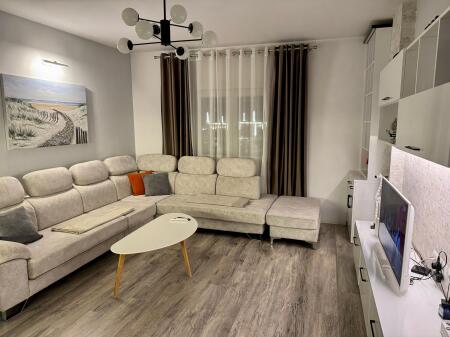  QERA SUPER Apartament 2+1  Stacioni i Trenit, Prane Unazes Se Vogel 