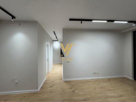 AFFITTASI UFFICIO 94 M2 IN VIA DURRESIT 1.000 EURO