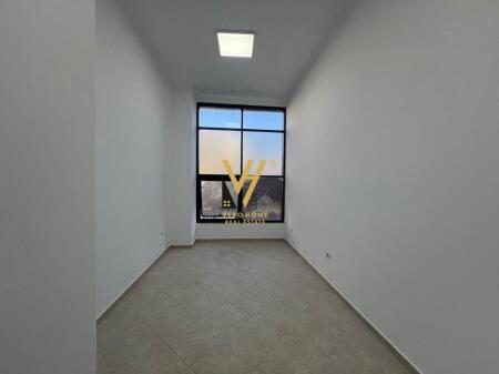 UFFICIO 26 M2 IN AFFITTO AL 9 PIANI 45.000 LEKE