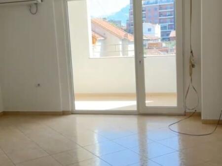 UFFICIO IN AFFITTO 128 M2 SIRI KODRA 50.000 LEKE