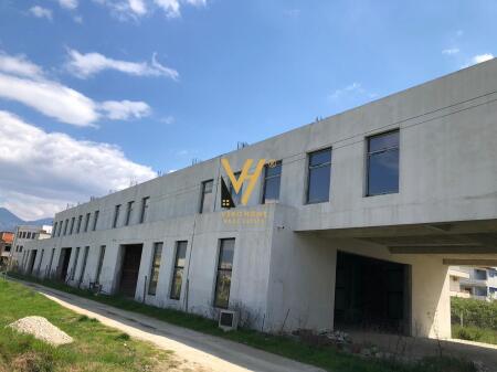 CAPANNONE 2.500 M2 IN AFFITTO A KAMEZ 8.000 EURO