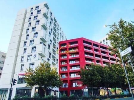 VENGONO DATI 8 POSTI AUTO 130 M2 COMPLESSO FARMACIA 10 64.000 LEKE