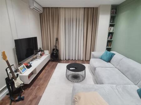 APARTAMENT ME QERA 1+1 YZBERISHT 450 EURO