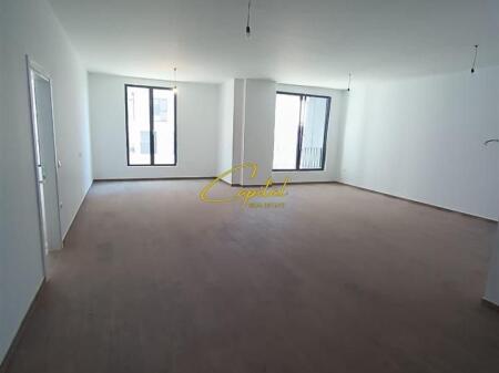 UFFICIO IN AFFITTO 140 M2 XHAMLLIKU 95.000 LEKE