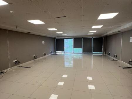 Ufficio 170/210m2 in affitto, Libro Universitario.