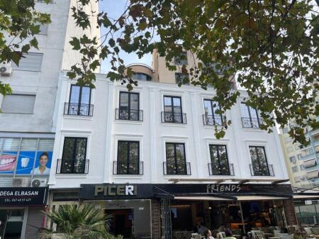 Locale commerciale in affitto Piano 1, 200 m² 1.700 €