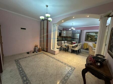 Apartment 3+1+2, for sale Kongresi Manastirit street, Tirana.